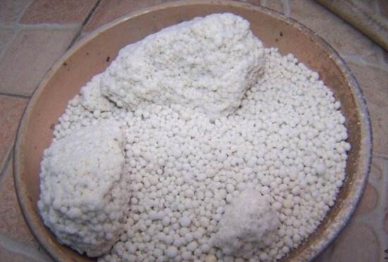 复合肥浇花比例是多少，复合肥浇花的办法与作用