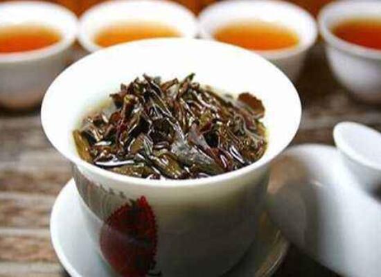 茶叶水发酵可以浇花吗，可以/可以增加酸性土壤的肥沃度