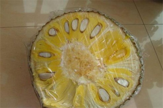 切开的菠萝蜜如何保存，保鲜膜包好低温保存