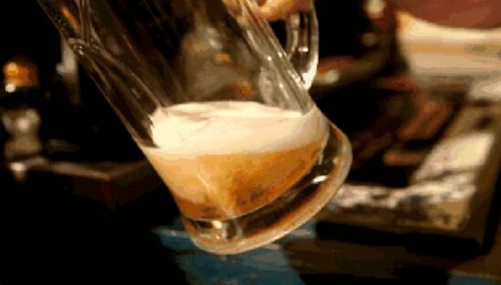 如何让吊兰的叶子变绿，让吊兰叶子厚绿的3个小妙招