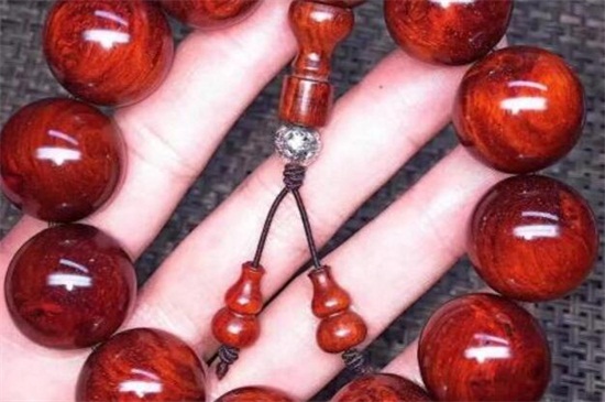 小叶紫檀的鉴定办法