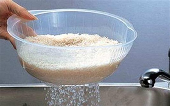 万年青可以浇淘米水吗，发酵稀释50倍后可浇灌