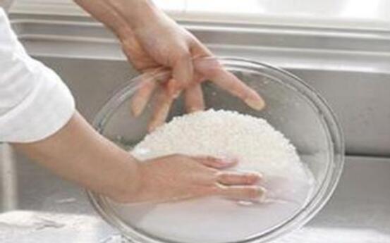 文竹可以用淘米水浇吗,可以/腐熟稀释后浇可让文竹更茂盛