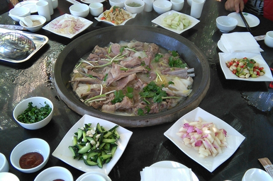 木槿花可以吃吗：可以，具有清热利湿等作用