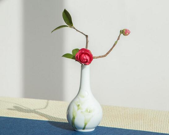 高的花瓶适合养什么花，最适合大气高贵有逼格的花