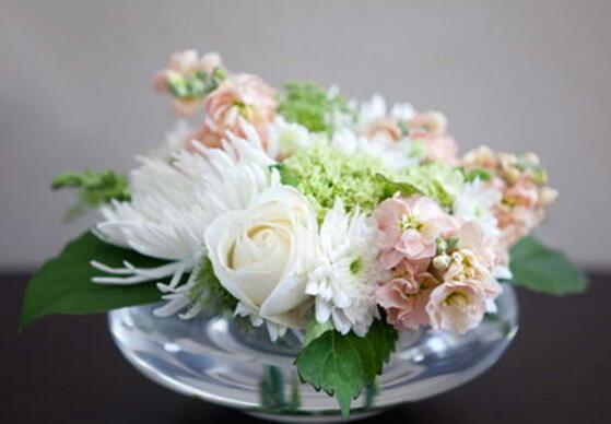 花瓶口特大如何插花,大口花瓶插花好看只需一卷胶带