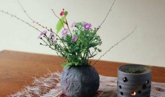 花瓶口特大如何插花,大口花瓶插花好看只需一卷胶带