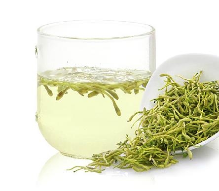 金银花茶的功效与作用：孕妇及经期的女性不宜喝