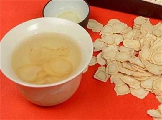 西洋参泡水喝的禁忌,不宜多喝容易造成精神疾病