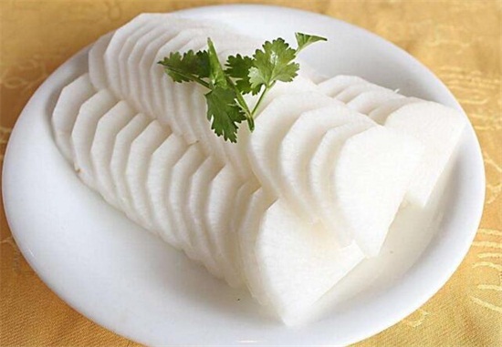 西洋参泡水喝的禁忌,不宜多喝容易造成精神疾病