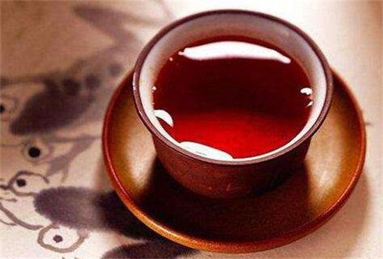 西洋参泡水喝的禁忌,不宜多喝容易造成精神疾病