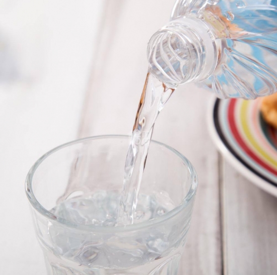 如何清洗盆栽叶片上的灰尘，立马变得绿油油！