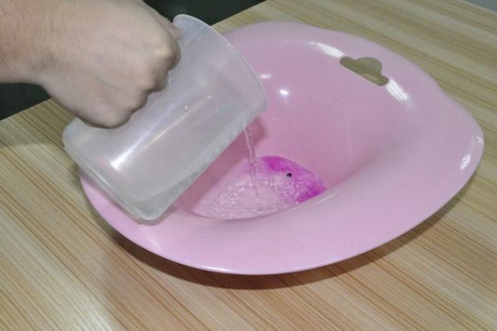 配置高锰酸钾溶液 家庭养花必备:高锰酸钾