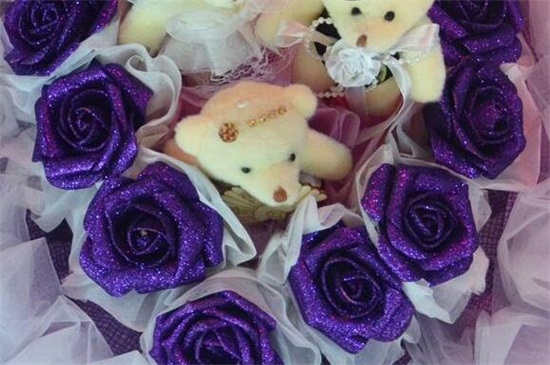 16朵紫玫瑰的寓意,表示多变不安/我只爱你与祝你顺利