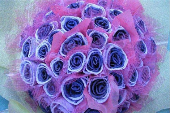 16朵紫玫瑰的寓意,表示多变不安/我只爱你与祝你顺利