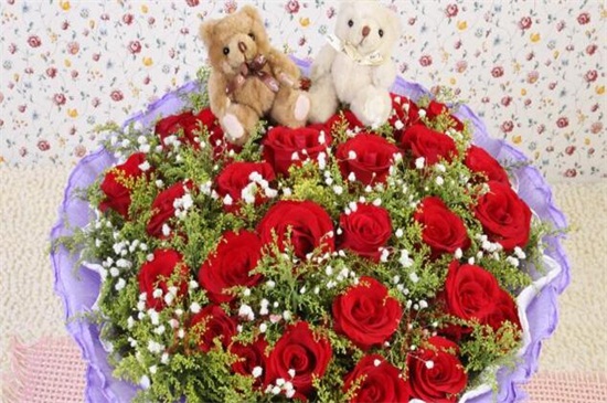 21朵红玫瑰的花语，真诚的爱与你是我爱的唯一