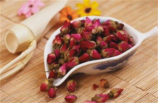 玫瑰花茶的功效与作用,可美容养颜促进代谢还能去除口臭