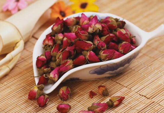 玫瑰花茶一周喝几次,玫瑰花茶一次喝几朵