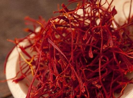 藏红花可以美容养颜吗,藏红花和阿胶可同吃吗(可以)