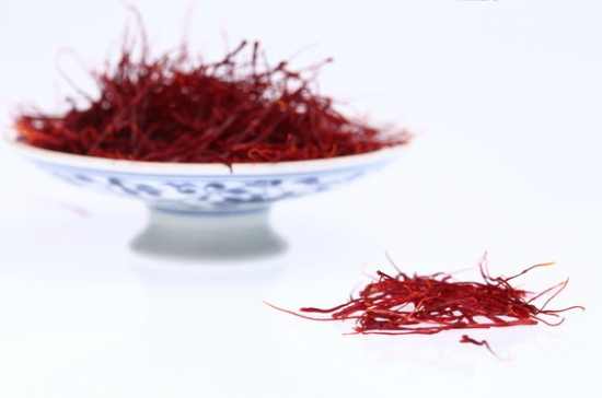 藏红花的价格：普通的50～80元/克，特级的要几百元一克