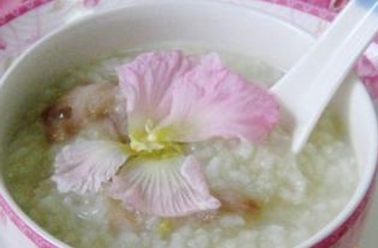 芙蓉花的作用：外用消肿散结，内服清肺还可以绿化环境