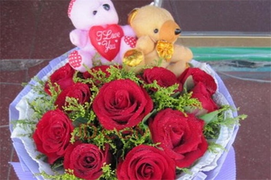 圣诞节送女孩子多少朵花比较好,9朵寓意爱情长久