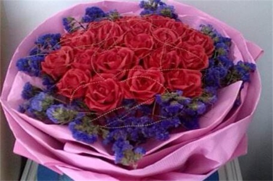 圣诞节送女孩子多少朵花比较好,9朵寓意爱情长久