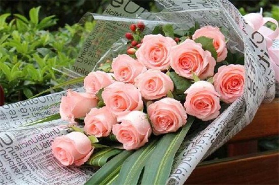 圣诞节送女孩子多少朵花比较好,9朵寓意爱情长久