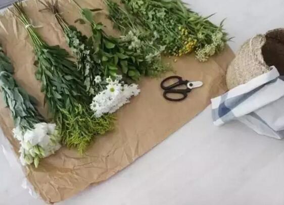 9朵花制作手捧花的步骤,5步教你制成美丽的新娘手捧花