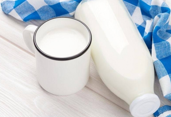 过期牛奶可以浇花吗? 过期牛奶可以浇花吗:过期牛奶可以浇花,但经过发酵,否则容易引起烧根