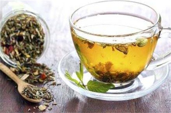 金银花泡水喝的九大禁忌,经期禁食和不可隔夜饮用