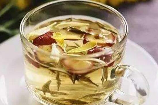 金银花和什么一起泡好，和菊花泡水降火解毒效果加倍