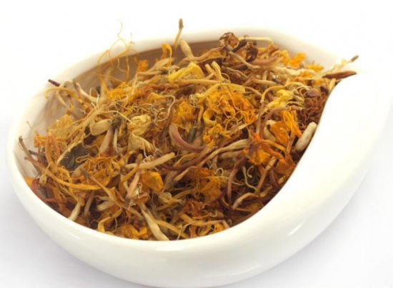 金银花泡水喝的益处与坏处：过量饮用有副作用