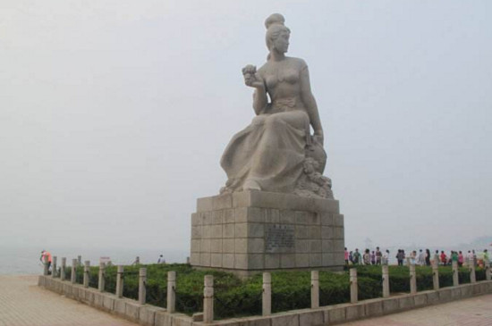 菊花的神话传说,有熊偷菊救母/菊花岛的诞生