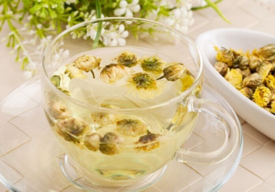 喝菊花茶有什么益处：益处多,可防辐射！
