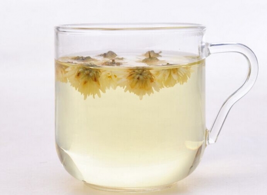 喝菊花茶有什么益处：益处多,可防辐射！