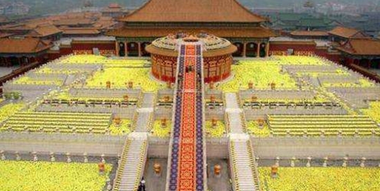 菊花台：《菊花台》由周杰伦谱曲/演唱，方文山填词