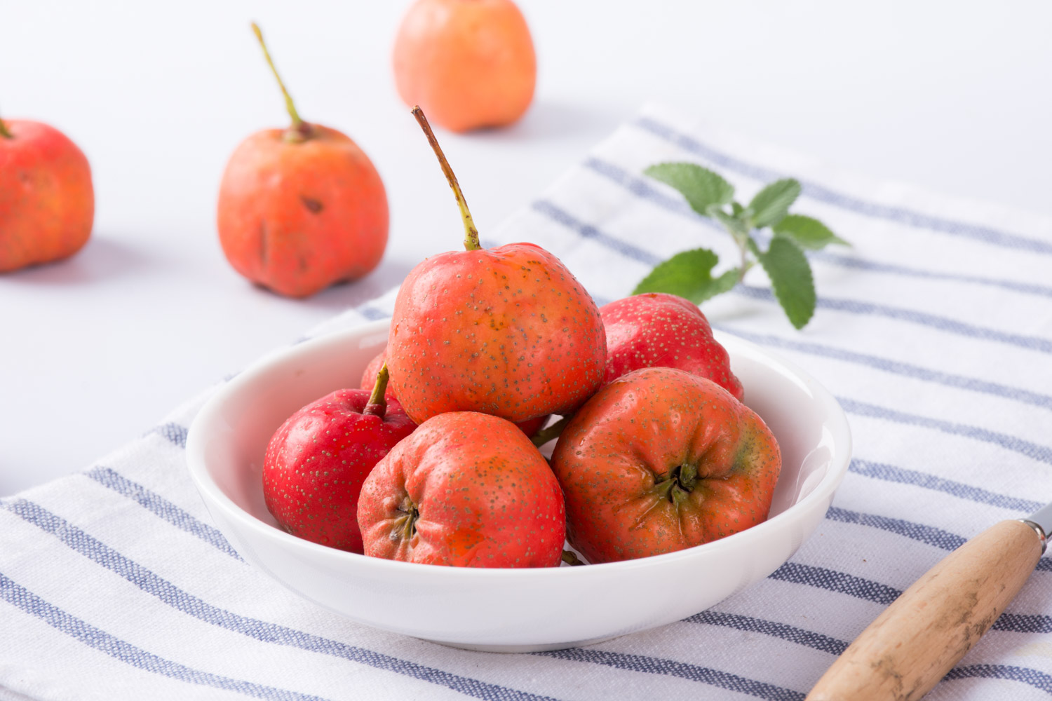 山楂树有什么种类，山楂树好养护吗