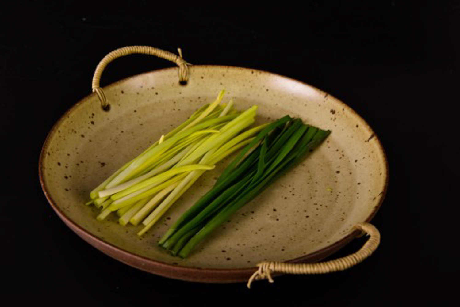 韭菜黄叶的原因和处理办法