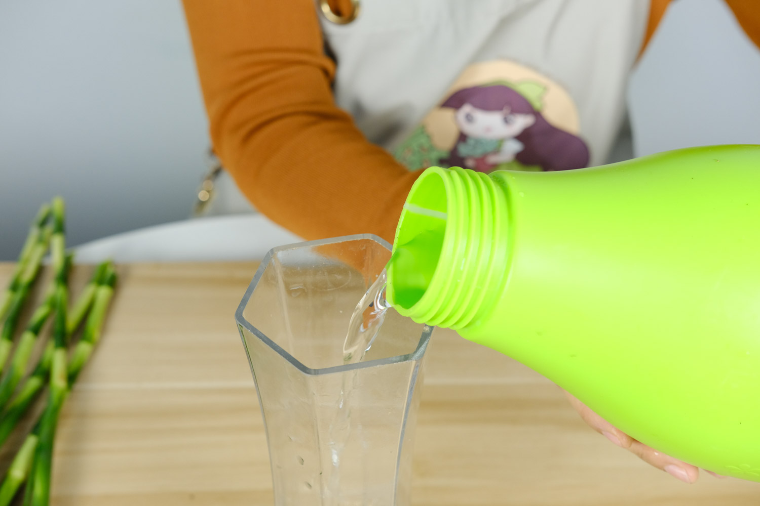 富贵竹叶子裂开如何办