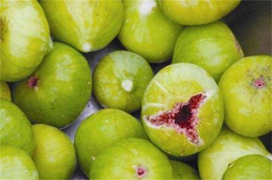 无花果如何吃剥皮吗，可不剥皮直接吃营养多多