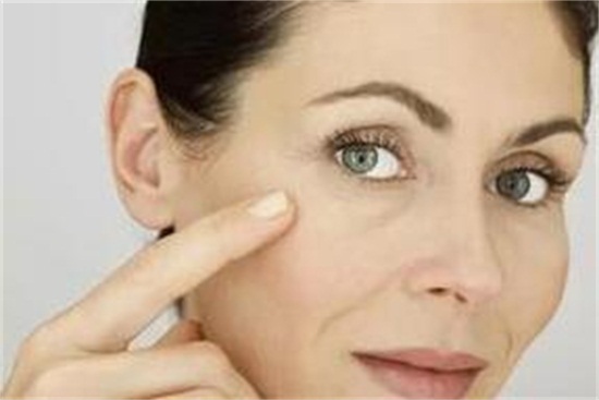 无花果泡水喝的功效,可降低血脂健脾消食还能延缓衰老