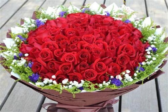 满天星为何比玫瑰贵，保鲜期长/养殖环境要求高