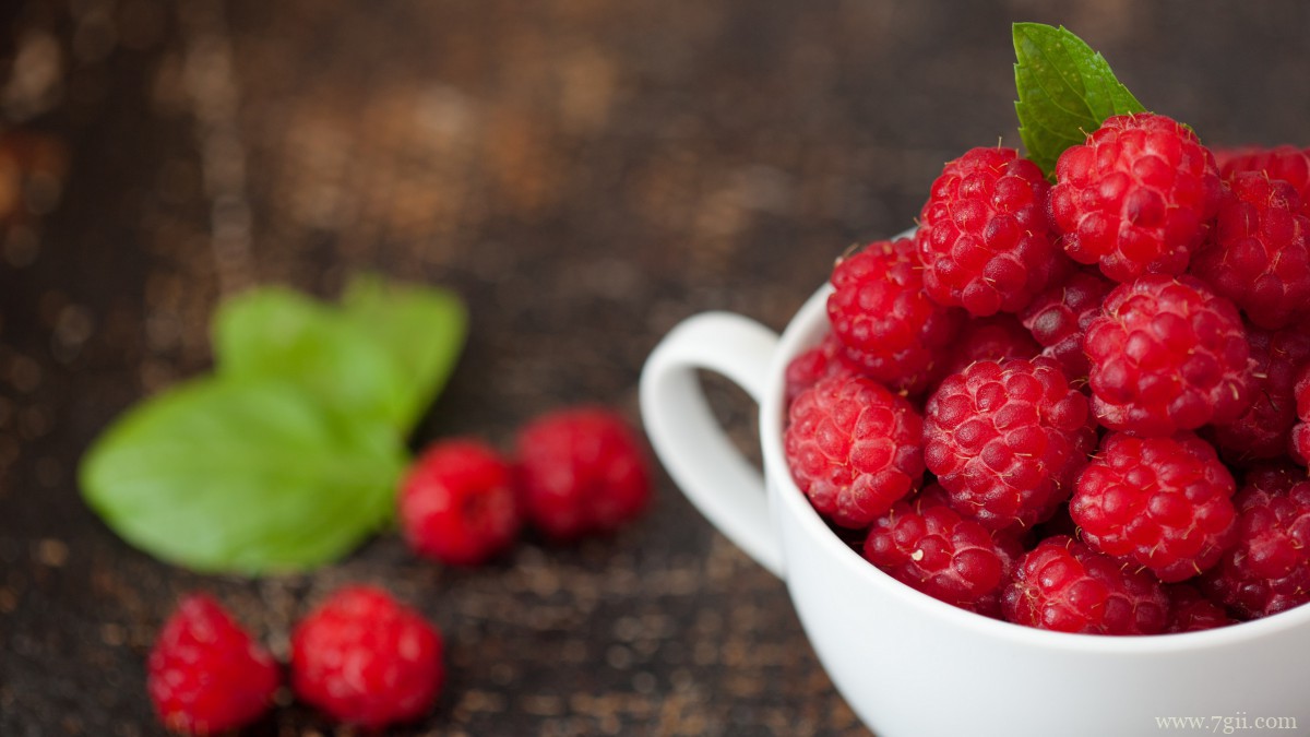 香甜可口的树莓图片