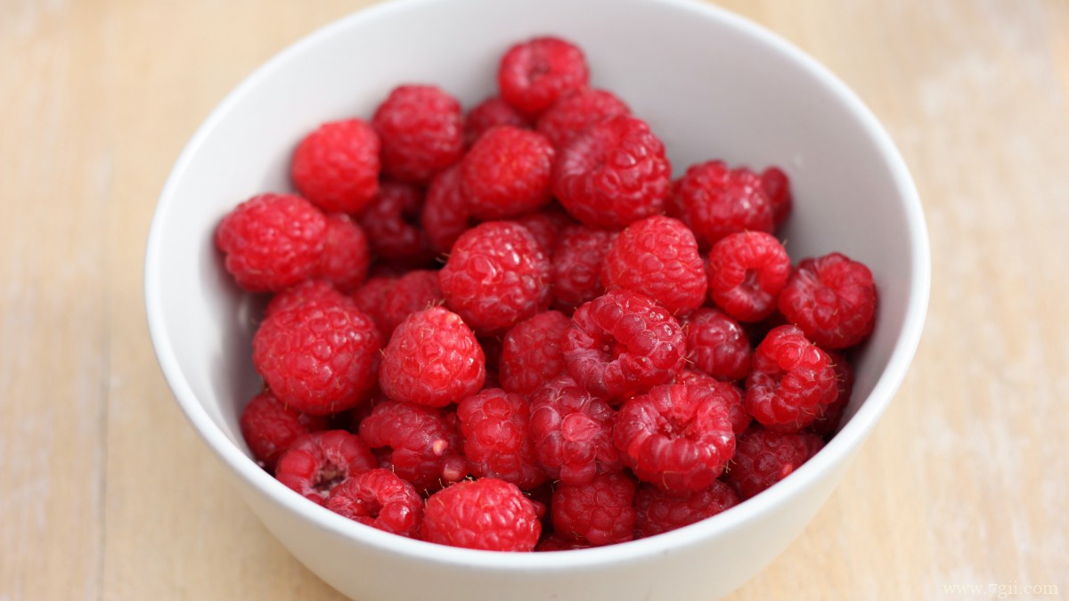 香甜可口的树莓图片